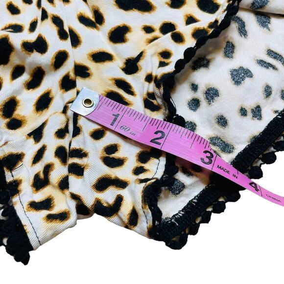 10/$25🦋 VS PINK Black & Tan Leopard Print Tasseled Shorts - Size XS - Picture 8 of 11